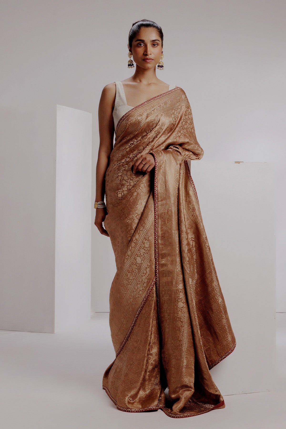 Ahilia Saree